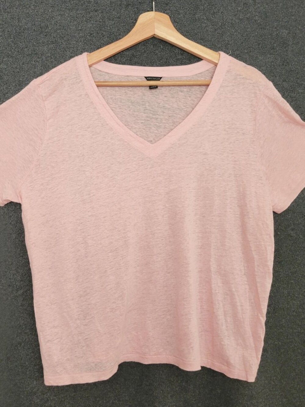 Ann Taylor 100% Linen Pastel Pink V-Neck T-Shirt XL